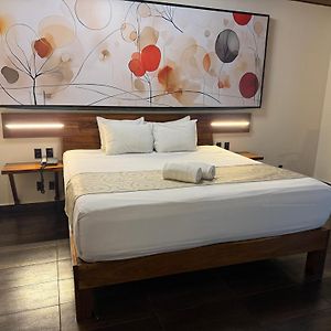 Reina Roja Hotel